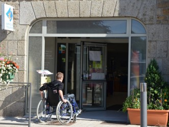 L'Office de Tourisme du Kreiz Breizh est accessible en fauteuil roulant